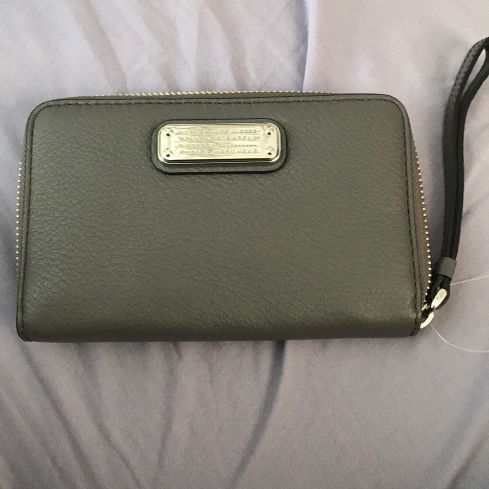 Auth Brand new wristlet by Marc Jacobs